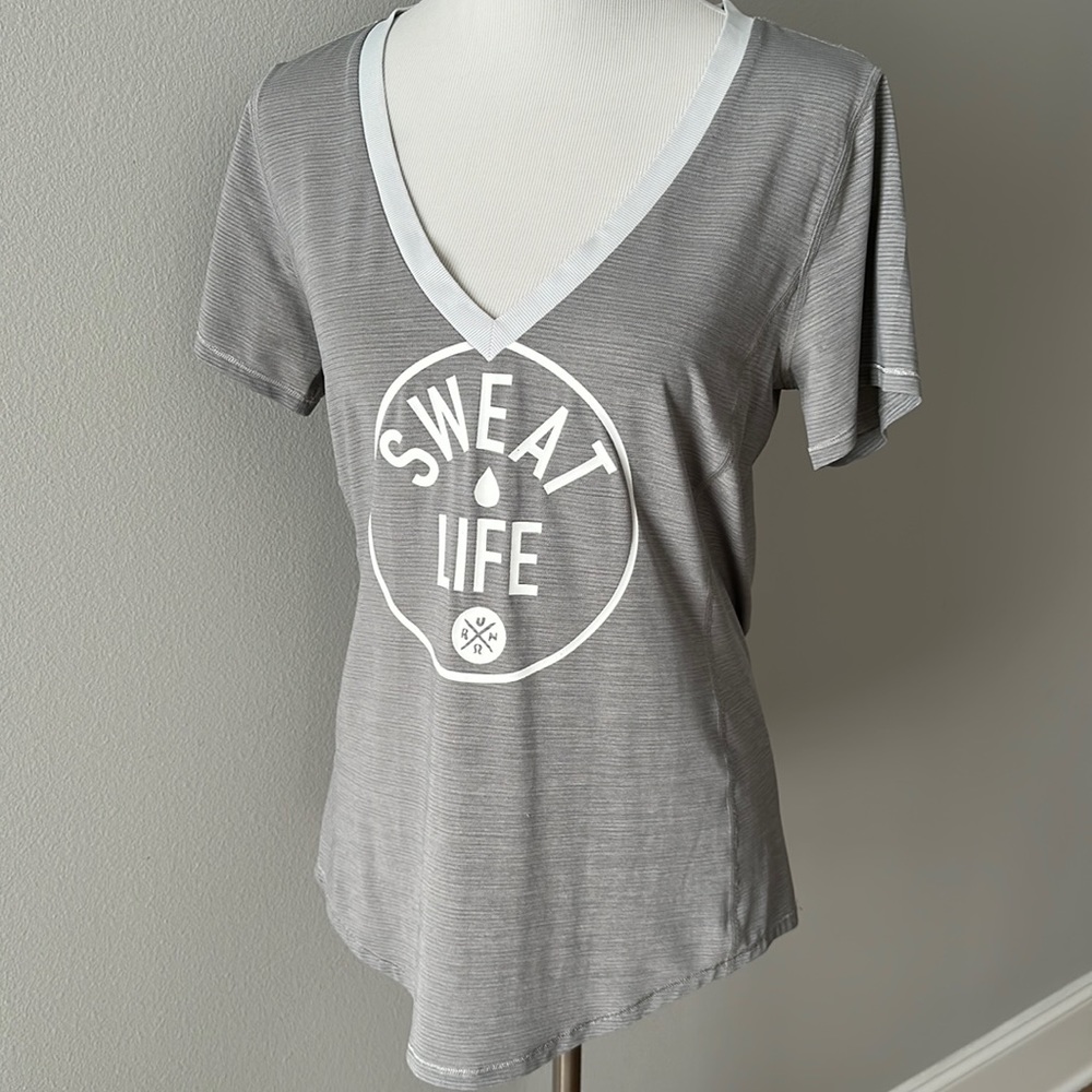Cute lululemon top